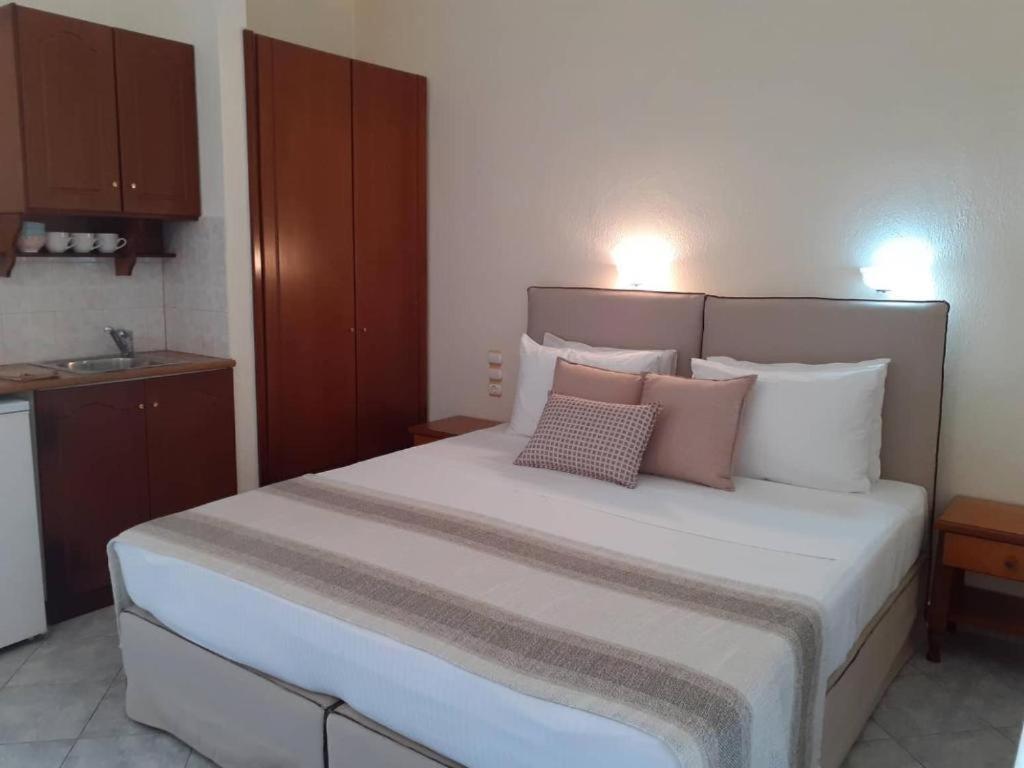 Forest Resort Suites Skiathos Troulos Exterior photo